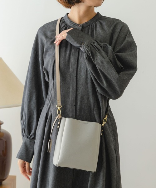 RODE SKO（ロデスコ）の「チャーム付ミニショルダーバッグ（ショルダーバッグ・レディース・ブラック/ベージュ/グレー/アイボリー/ライトグレー/ブラック系その他・ONE）」の21枚目の写真