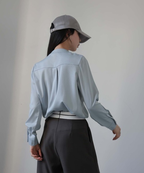 Ulysses(ユリシス)の「シルクタッチボタンブラウス(シャツ/ブラウス・レディース・ホワイト/ベージュ/グレー/ブルー/ブラック/ミント/ライトピンク・M/L)」の18枚目の写真