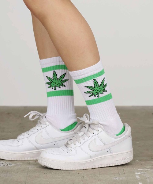 HUF(ハフ)の「HUF/ハフ GREEN BUDDY ATHLETIC SOCK ソックス(ソックス/靴下・メンズ・ホワイト×グリーン/ホワイト×パープル・ONESIZE)」の2枚目の写真