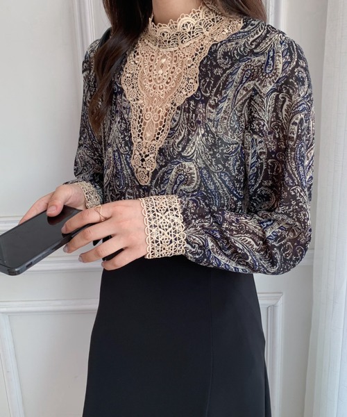 Diosfront（ディオスフロント）の「2022AW　プチハイネックレースドッキング柄ブラウス（シャツ/ブラウス・レディース・ブラック/レッド/グリーン・M/L）」の19枚目の写真