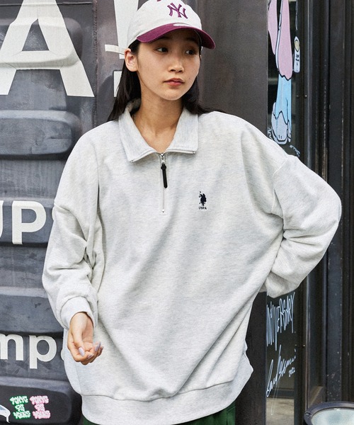   ビジネスシーンにも最適! ロゴ ジップアップ ポロ Calvin Klein ビジネスシーンにも最適! ロゴ ジップアップ ポロ