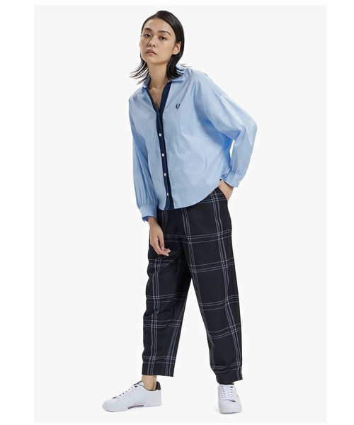 FRED PERRY（フレッドペリー）の「Ribbed Shirt Cardigan（シャツ/ブラウス・レディース・ホワイト/ライトグレー・10）」の12枚目の写真