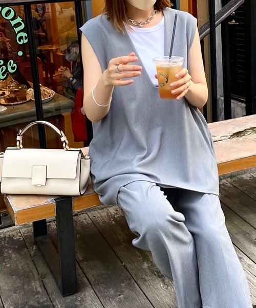 RIVE DROITE（リヴドロワ）の「WEB限定/快適 薄手Vネックベスト（ベスト・レディース・ブラック/グレー・FREE）」の3枚目の写真