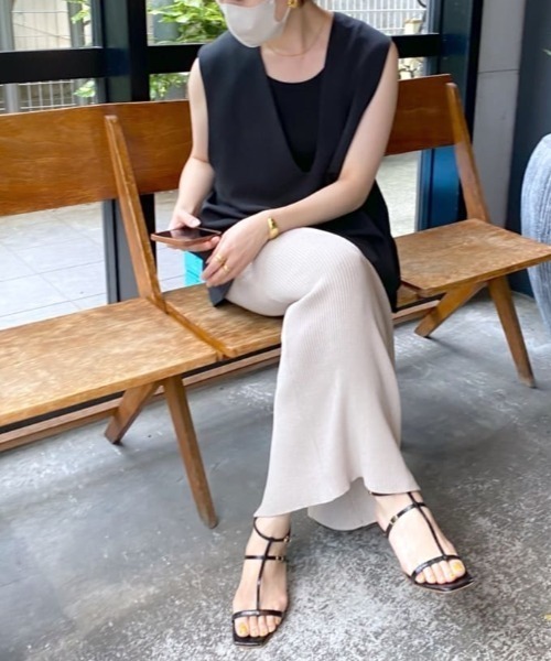 RIVE DROITE（リヴドロワ）の「WEB限定/快適 薄手Vネックベスト（ベスト・レディース・ブラック/グレー・FREE）」の17枚目の写真