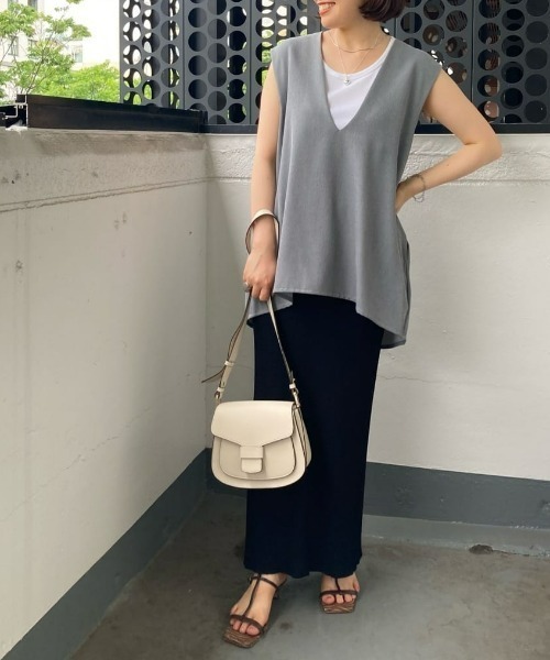 RIVE DROITE（リヴドロワ）の「WEB限定/快適 薄手Vネックベスト（ベスト・レディース・ブラック/グレー・FREE）」の19枚目の写真