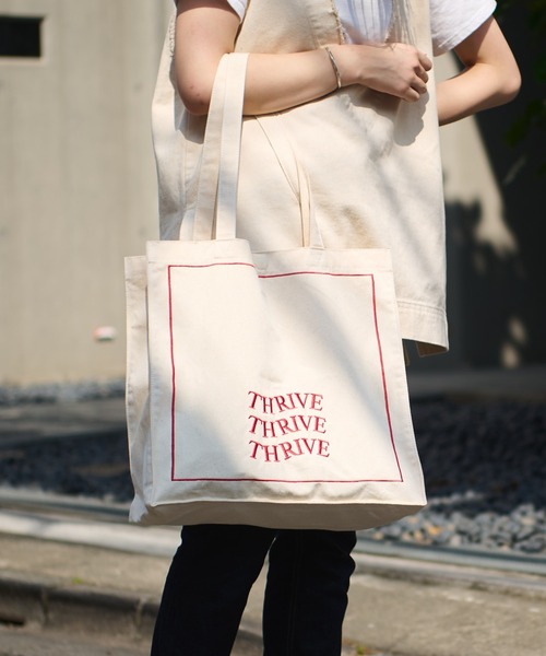 BIRTHDAY BAR(バースデイバー)の「THRIVE ロゴトートバッグ(トートバッグ・レディース・パープル/グリーン/アイボリー・フリー)」の2枚目の写真