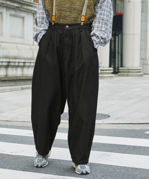 MONO-MART LADY'S(モノマートレディース)の「ハイウエストタックワイドバルーンデニムパンツ(デニムパンツ・レディース・ブラック/サックスブルー/インディゴブルー/チャコールグレー・S/M)」の5枚目の写真