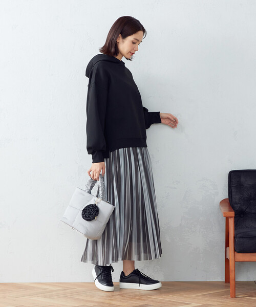 COMME CA ISM(コムサイズム)の「ストライプ チュール プリーツスカート(スカート・レディース・カーキ/チャコール・SMALL/MEDIUM/LARGE)」の4枚目の写真