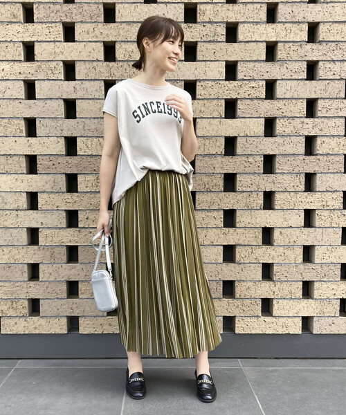 COMME CA ISM(コムサイズム)の「ストライプ チュール プリーツスカート(スカート・レディース・カーキ/チャコール・SMALL/MEDIUM/LARGE)」の15枚目の写真