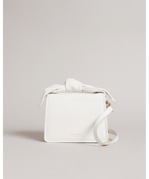 Ted Baker（テッドベーカー）の「NIYAH ソフトレザー　リボン ミニ クロスボディバッグ（ショルダーバッグ・レディース・ピンク/ブラック/ホワイト/グリーン・O/S）」の2枚目の写真