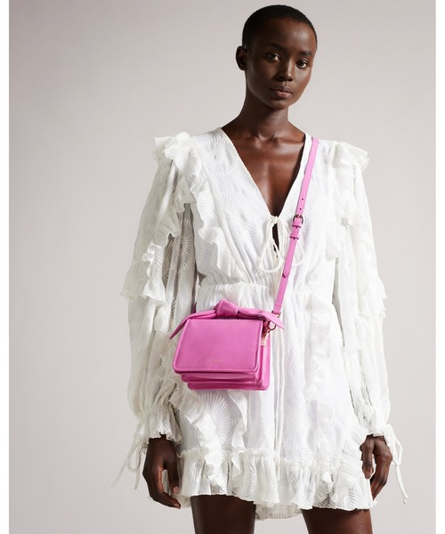 Ted Baker（テッドベーカー）の「NIYAH ソフトレザー　リボン ミニ クロスボディバッグ（ショルダーバッグ・レディース・ピンク/ブラック/ホワイト/グリーン・O/S）」の17枚目の写真