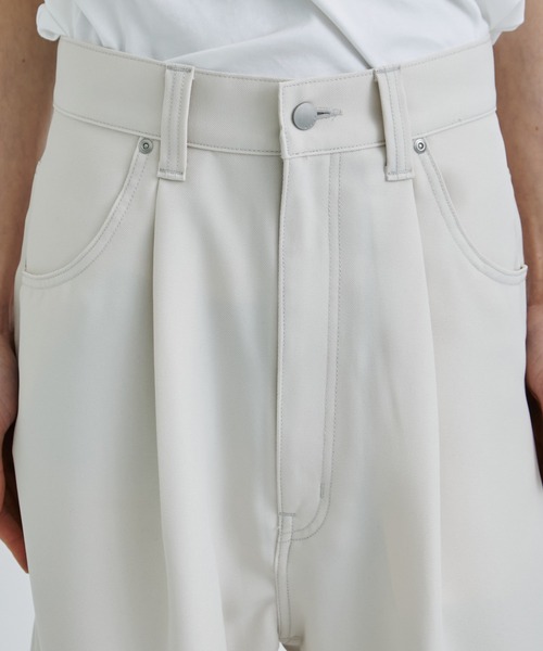 Jieda（ジエダ）の「WIDE ONE TUCK STRAIGHT PANTS（スラックス・メンズ・ブラック/アイボリー/グレー・1/2）」の10枚目の写真