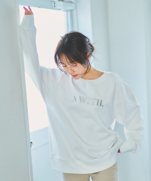 N WITH.（エヌウィズ）の「刺繍クルーネックスウェットspring（スウェット・レディース・グリーン/ブルー/アイボリー・FREE）」の13枚目の写真