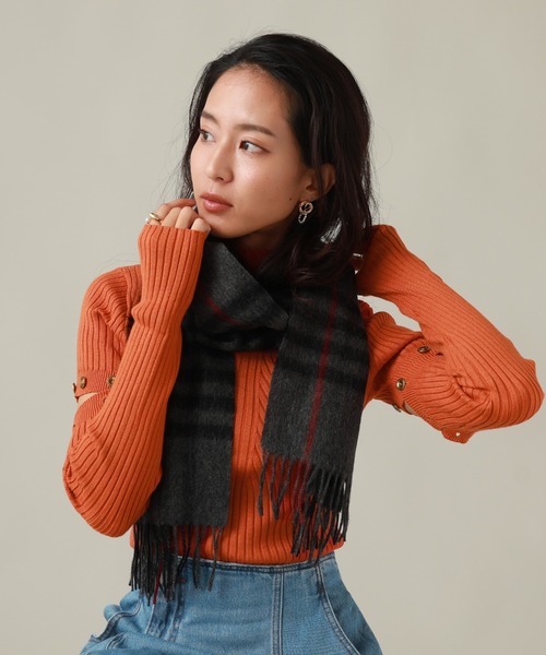 Cheek（チーク）の「チェックマフラー（マフラー・レディース・ブラウン/オフホワイト/チャコールグレー・FREE）」の4枚目の写真