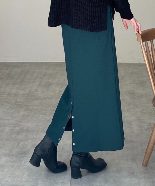 She's Closet(シーズクローゼット)の「2WAYホックデザインロングナロースウェットスカート(スカート・レディース・ブラック/ブラウン/グリーン/アイボリー・FREE)」の4枚目の写真