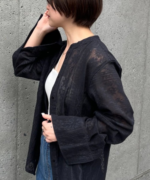 CIAOPANIC(チャオパニック)の「バックデザインレースバンドカラーシャツ(シャツ/ブラウス・レディース・ブラック/ホワイト・FREE)」の2枚目の写真
