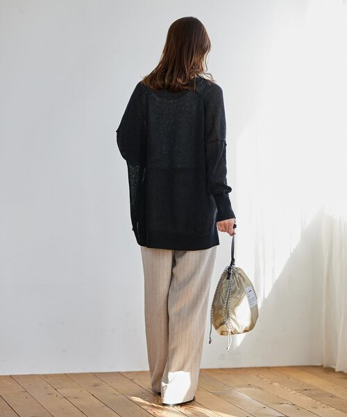 JOURNAL STANDARD（ジャーナルスタンダード）の「ペーパーヤーンVネックカーディガン（カーディガン/ボレロ・レディース・ブラック/アイボリー/ブルー・FREE）」の6枚目の写真