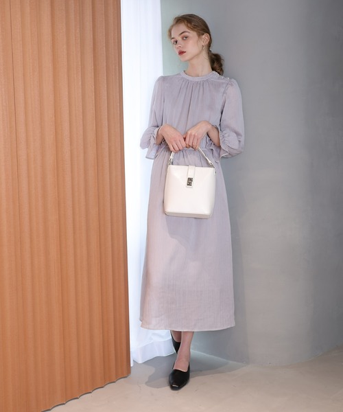 COLONY 2139（コロニートゥーワンスリーナイン）の「肩パールプリーツワンピース（ワンピース・レディース・ブラック/グレー/ライトグレー・FREE）」の6枚目の写真