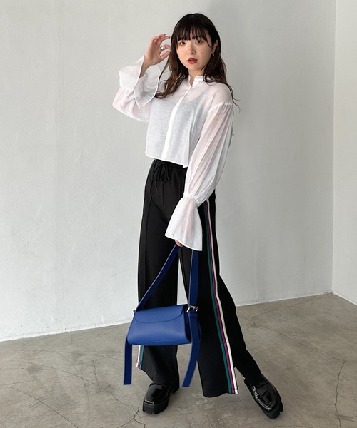 PAGEBOY(ページボーイ)の「WEB限定アイテム / ショートフレアスリーブブラウス(シャツ/ブラウス・レディース・ブラック/グレイッシュベージュ/オフホワイト/グリーン・FREE)」の9枚目の写真