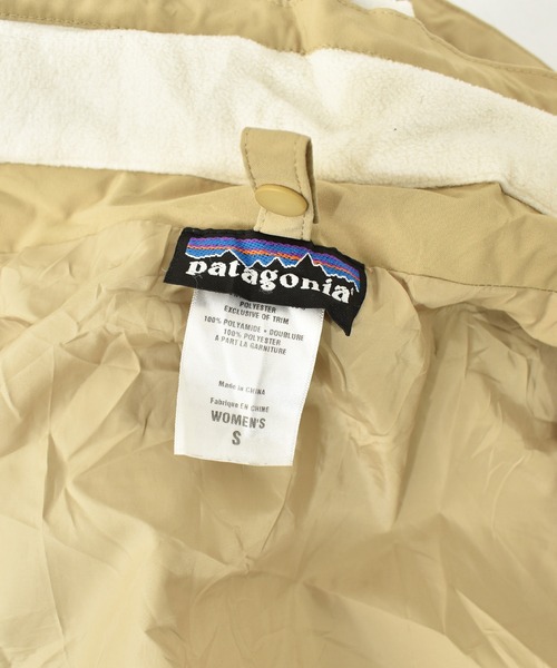 patagonia(パタゴニア)の「【ヴィンテージ古着】Patagonia / パタゴニア フード付き フルジップナイロンジャケット ライトダウンライナー付き(ナイロンジャケット・レディース・ベージュ・SMALL)」の8枚目の写真