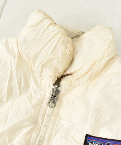 patagonia(パタゴニア)の「【ヴィンテージ古着】Patagonia / パタゴニア フード付き フルジップナイロンジャケット ライトダウンライナー付き(ナイロンジャケット・レディース・ベージュ・SMALL)」の12枚目の写真