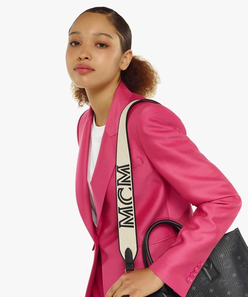 MCM(エムシーエム)の「Aren ロゴ ファブリック ショルダーストラップ(その他小物・レディース・ブラック/ブラウン・ONE SIZE)」の3枚目の写真