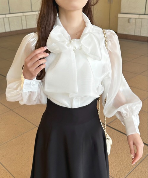 apres jour（アプレジュール）の「シャイニーシアーボウタイブラウス【ZOZOTOWN限定アイテム】（シャツ/ブラウス・レディース・オフホワイト/ブラック/グレイッシュベージュ/ライトピンク・フリー/X-LARGE）」の6枚目の写真