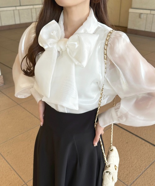 apres jour（アプレジュール）の「シャイニーシアーボウタイブラウス【ZOZOTOWN限定アイテム】（シャツ/ブラウス・レディース・オフホワイト/ブラック/グレイッシュベージュ/ライトピンク・フリー/X-LARGE）」の7枚目の写真