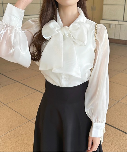 apres jour（アプレジュール）の「シャイニーシアーボウタイブラウス【ZOZOTOWN限定アイテム】（シャツ/ブラウス・レディース・オフホワイト/ブラック/グレイッシュベージュ/ライトピンク・フリー/X-LARGE）」の8枚目の写真