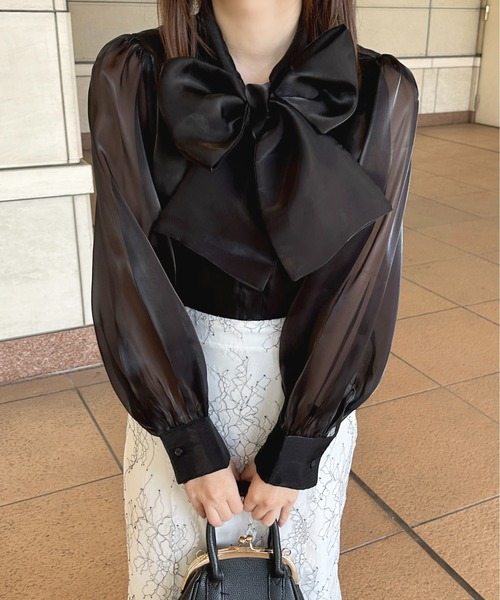 apres jour（アプレジュール）の「シャイニーシアーボウタイブラウス【ZOZOTOWN限定アイテム】（シャツ/ブラウス・レディース・オフホワイト/ブラック/グレイッシュベージュ/ライトピンク・フリー/X-LARGE）」の17枚目の写真