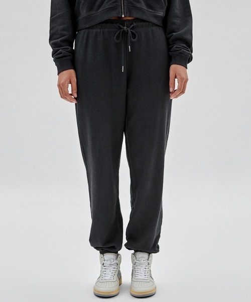 Guess（ゲス）の「GUESS Originals Classic Logo Joggers スウェットパンツ レディース（スウェットパンツ・レディース・ブラック/パープル・SMALL/LARGE/MEDIUM/X-SMALL）」の9枚目の写真