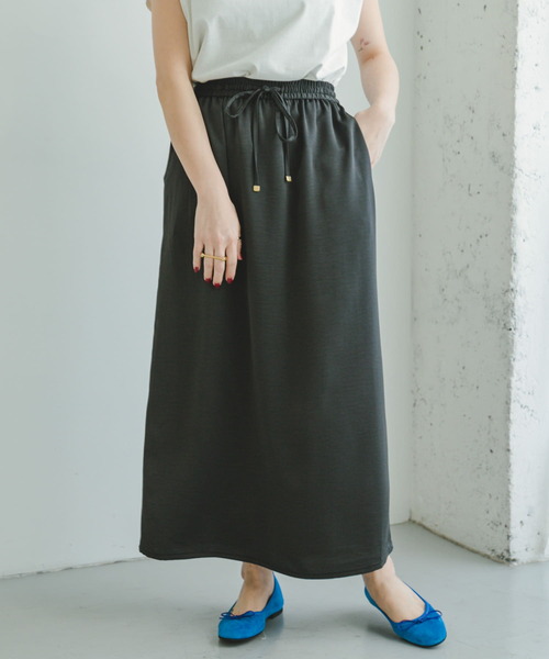ITEMS URBANRESEARCH(アイテムズ アーバンリサーチ)の「サテンイージースカート(スカート・レディース・ブラック/ベージュ/グリーン・FREE)」の12枚目の写真