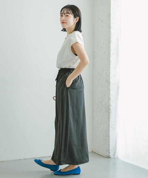 ITEMS URBANRESEARCH(アイテムズ アーバンリサーチ)の「サテンイージースカート(スカート・レディース・ブラック/ベージュ/グリーン・FREE)」の17枚目の写真