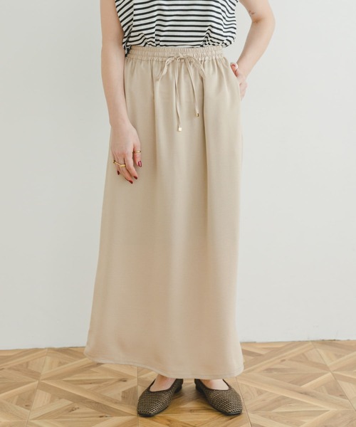 ITEMS URBANRESEARCH(アイテムズ アーバンリサーチ)の「サテンイージースカート(スカート・レディース・ブラック/ベージュ/グリーン・FREE)」の21枚目の写真