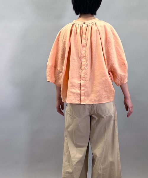 Munich（ミューニック）の「60sライトフレンチリネンギャザーブラウス（シャツ/ブラウス・レディース・ブルー/オレンジ/カーキ/ブラック・FREE）」の6枚目の写真