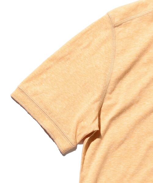 BEAMS PLUS（ビームスプラス）の「BEAMS PLUS / ヘンリーネック Tシャツ（Tシャツ/カットソー・メンズ・オレンジ/サックスブルー/ピンク/イエロー/グレー・X-LARGE/LARGE/SMALL/MEDIUM）」の12枚目の写真