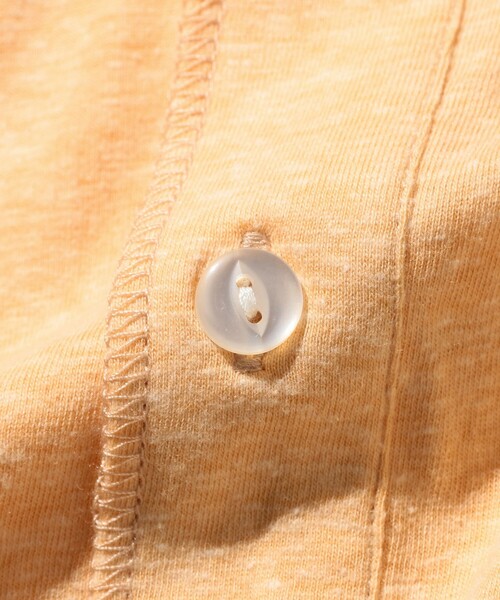 BEAMS PLUS（ビームスプラス）の「BEAMS PLUS / ヘンリーネック Tシャツ（Tシャツ/カットソー・メンズ・オレンジ/サックスブルー/ピンク/イエロー/グレー・X-LARGE/LARGE/SMALL/MEDIUM）」の14枚目の写真