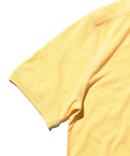 BEAMS PLUS（ビームスプラス）の「BEAMS PLUS / ヘンリーネック Tシャツ（Tシャツ/カットソー・メンズ・オレンジ/サックスブルー/ピンク/イエロー/グレー・X-LARGE/LARGE/SMALL/MEDIUM）」の18枚目の写真