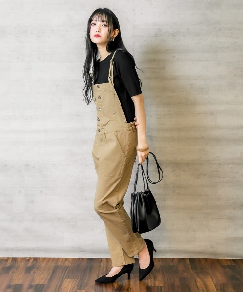 atONE(アットワン)の「atONE ストレッチツイルサロペットパンツ(サロペット/オーバーオール・レディース・カーキ/ナチュラル/ベージュ/ブラック・3L/4L/LL/L/M)」の15枚目の写真