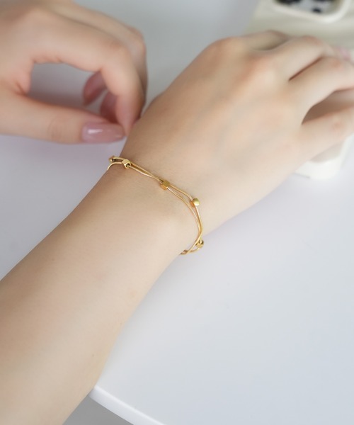 IAMUSE（アイアミューズ）の「金属アレルギー対応　スクエアビーズブレスレット S1012【IAMUSE】（ブレスレット・レディース・ゴールド・FREE）」の4枚目の写真