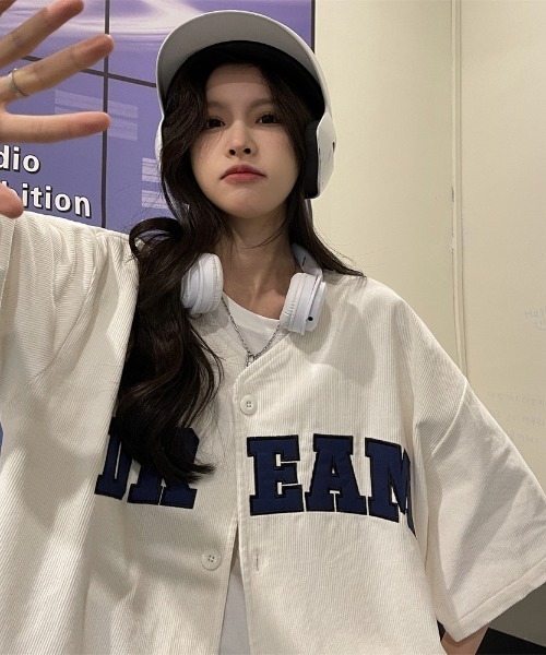 MGV（エムジーヴィー）の「センターロゴユニフォームライクシャツ（シャツ/ブラウス・レディース・ホワイト/ブラック・MEDIUM/LARGE/X-LARGE）」の3枚目の写真