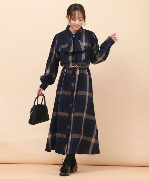 バーバリーブルーレーベル チェックハイウエスト太ベルト付きワンピース バーバリーブルーレーベル チェックハイウエスト太ベルト付き