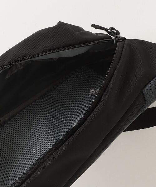 THE NORTH FACE（ザノースフェイス）の「THE NORTH FACE ORION 3 / ザ・ノース・フェイス オリオン（ボディバッグ/ウエストポーチ・メンズ・ブラック・FREE）」の4枚目の写真