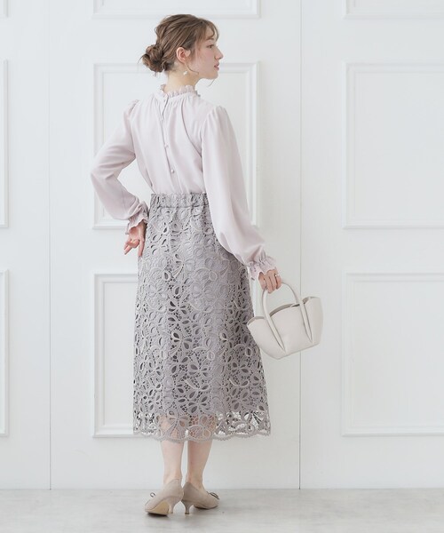 couture brooch（クチュールブローチ）の「◆【2024春新作】【前後2WAY】エンブロレースブラウス（シャツ/ブラウス・レディース・オフホワイト/ブラック/ライトグレー/ピンク・36/38/40/42）」の18枚目の写真