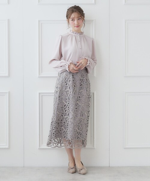 couture brooch（クチュールブローチ）の「◆【2024春新作】【前後2WAY】エンブロレースブラウス（シャツ/ブラウス・レディース・オフホワイト/ブラック/ライトグレー/ピンク・36/38/40/42）」の7枚目の写真