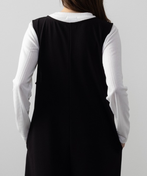 NAVY（ネイビー）の「NAVY 高身長向け インナー付きサロペット アンサンブル（サロペット/オーバーオール・レディース・ブラック/ネイビー/ベージュ・フリー）」の4枚目の写真