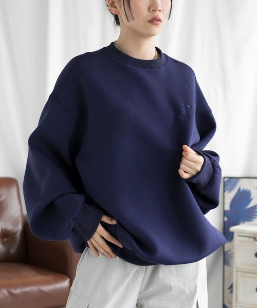 aimoha(アイモハ)の「英文字刺繍ビッグシルエットエアスウェット(スウェット・レディース・ブラック/ライトグレー/ベージュ/ライトグリーン/ネイビー・FREE)」の1枚目の写真