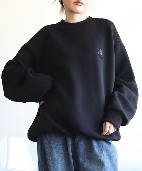 aimoha(アイモハ)の「英文字刺繍ビッグシルエットエアスウェット(スウェット・レディース・ブラック/ライトグレー/ベージュ/ライトグリーン/ネイビー・FREE)」の2枚目の写真