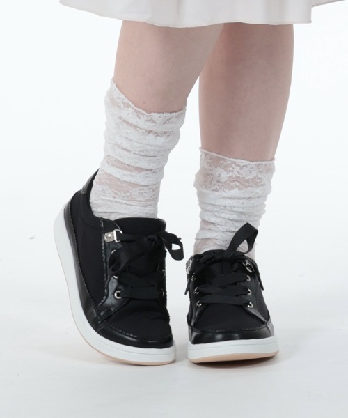 美品！axes femme 黒 リボン付きカジュアルシューズ axes femme（アクシーズファム）の「リボン×スカラップ