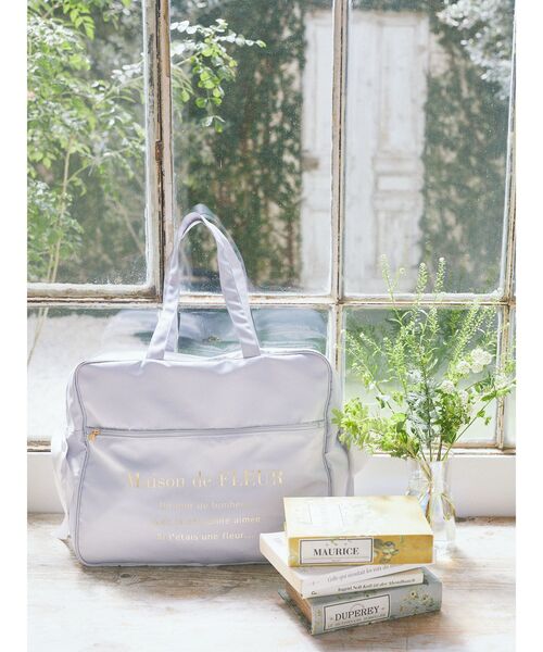 Maison de FLEUR（メゾンドフルール）の「サテンキャリーオンバッグ（ボストンバッグ・レディース・ピンクベージュ/ブラック/アイボリー/ブルー系その他7・FREE）」の10枚目の写真